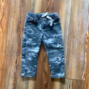 Gap Kids 2T grey camo pull on jeans